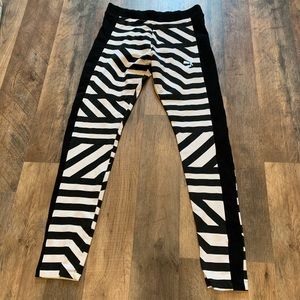 Puma striped patterned workout leggings running pants